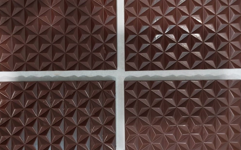 ¿Qué hay dentro de una tableta de chocolate?